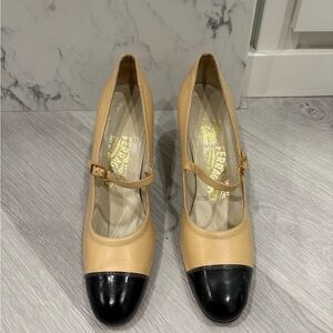 Rare Vintage Salvatore Ferragamo Tan and Black Cap Toe Heels 9AAA